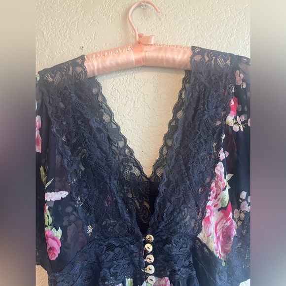 Twentyone Floral Blouse🌸 - Picture 4 of 6